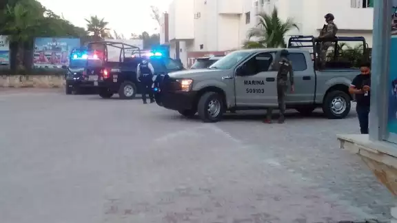 La movilización llamó la atención de turistas que transitaban por la zona La movilización llamó la atención de turistas que transitaban por la zona