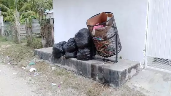 Las bolsas de basura se acumulan en Escárcega por la falta de servicio de basura Las bolsas de basura se acumulan en Escárcega por la falta de servicio de basura