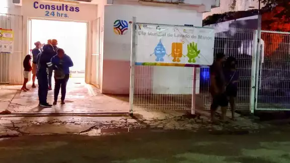 Se dijo que la paciente esperó más de media hora en urgencias Se dijo que la paciente esperó más de media hora en urgencias