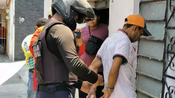 Vecinos solicitaron la intervención de los elementos Policía Municipal de Carmen Vecinos solicitaron la intervención de los elementos Policía Municipal de Carmen