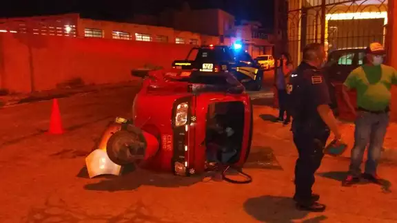 El conductor del mototaxi resultó con golpes en la cara y cuerpo
