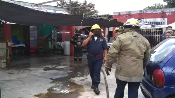 Los bomberos lograron sofocar las llamas Los bomberos lograron sofocar las llamas