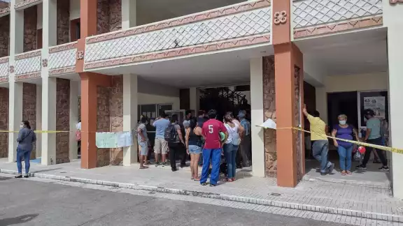 Los trabajadores levantarán la huelga y liberarán las instalaciones del palacio municipal al recibir sus pagos Los trabajadores levantarán la huelga y liberarán las instalaciones del palacio municipal al recibir sus pagos