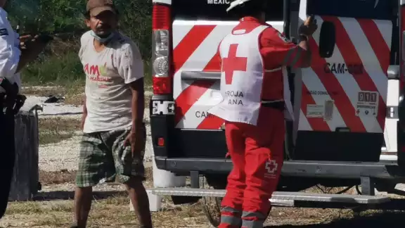 El ladrón fue sorprendido cuando subía palas y otras herramientas a su carrito El ladrón fue sorprendido cuando subía palas y otras herramientas a su carrito