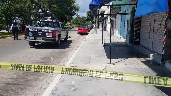 Los sujetos lograron darse a la fuga hacia el poniente con rumbo al boulevard Playa del Carmen. Foto: Por Esto!