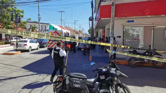 Uno de las personas recibió un balazo en la pierna Uno de las personas recibió un balazo en la pierna
