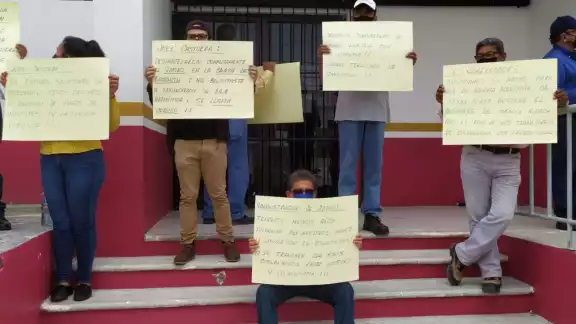 Los extrabajadores comentaron que la aduana les quiere cobrar como impuesto para modificar el régimen fiscal del barco Los extrabajadores comentaron que la aduana les quiere cobrar como impuesto para modificar el régimen fiscal del barco