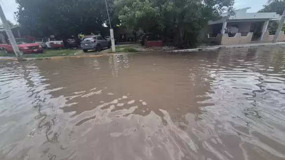 Vecinos de Champotón exigen solución urgente a encharcamientos tras lluvias Vecinos de Champotón exigen solución urgente a encharcamientos tras lluvias