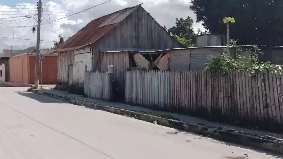 El hombre sufrió una herida de bala en el pie derecho