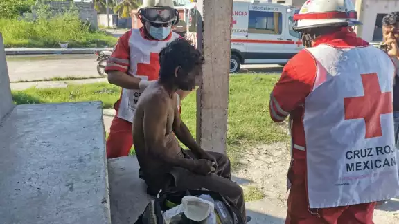 El hombre aseguró que sujetos lo abordaron a una camioneta, donde lo golpearon para después dejarlo abandonado El hombre aseguró que sujetos lo abordaron a una camioneta, donde lo golpearon para después dejarlo abandonado