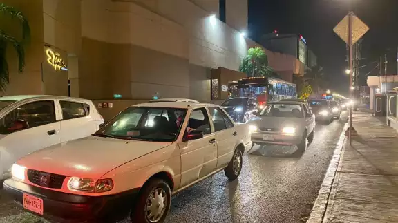El centro de Mérida sufre de embotellamientos en hora pico El centro de Mérida sufre de embotellamientos en hora pico
