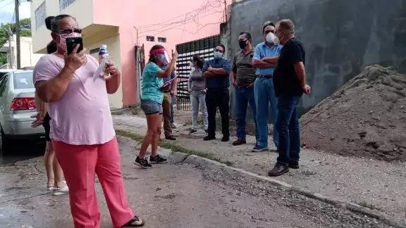 La obra no cuenta con permisos escritos y sólo apalabrados Foto: Agustín Ferrer La obra no cuenta con permisos escritos y sólo apalabrados Foto: Agustín Ferrer