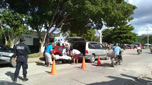 La mujer no pudo llegar al consultorio médico, pues falleció en el trayecto, cerca de Villas de Oriente