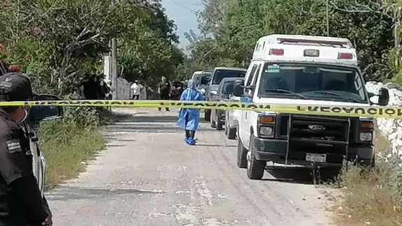 Las primeras versiones indicaban que se trataba de un suicidio por la vía del ahorcamiento, sin embargo, fueron descartadas Las primeras versiones indicaban que se trataba de un suicidio por la vía del ahorcamiento, sin embargo, fueron descartadas