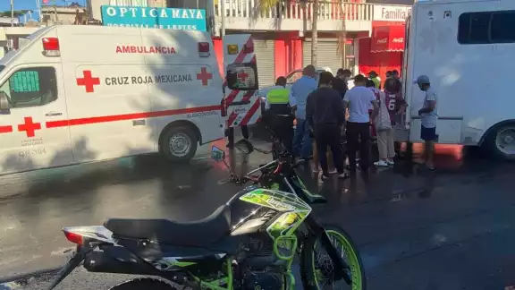 El operador de la unidad se comprometió al pago de daños al vehículo, y atención médica del lesionado El operador de la unidad se comprometió al pago de daños al vehículo, y atención médica del lesionado