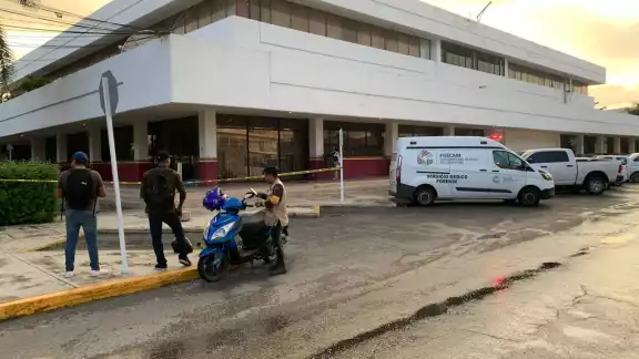 Un hombre en situación de calle falleció en pleno Centro Histórico de Campeche. Un hombre en situación de calle falleció en pleno Centro Histórico de Campeche.