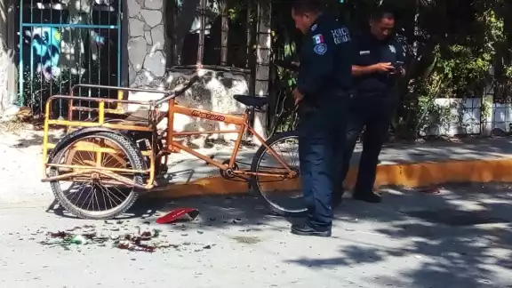 El responsable del accidente escapo antes de que llegaran los elementos de Tránsito El responsable del accidente escapo antes de que llegaran los elementos de Tránsito