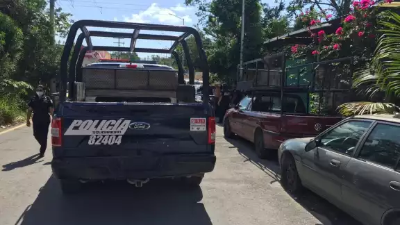 Los policías llevaron al agredido al hospital Los policías llevaron al agredido al hospital