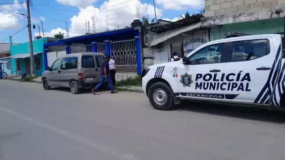 Vecinos de la colonia Salsipuedes denunciaron la situación de dos menores que vivían en condiciones deplorables con sus padres Vecinos de la colonia Salsipuedes denunciaron la situación de dos menores que vivían en condiciones deplorables con sus padres