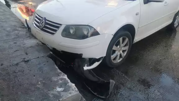 Los daños del auto ascienden a varios miles de pesos