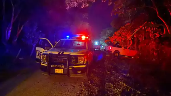 Pobladores encontraron el cuerpo y una mujer malherida junto a una moto