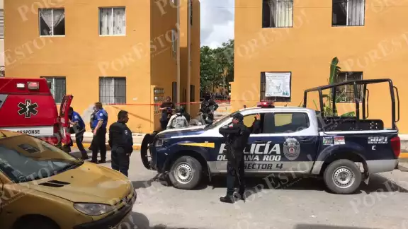 La zona del ataque armado en el fraccionamiento Cielo Nuevo en Cancún fue acordonada para evitar entorpecer las investigaciones La zona del ataque armado en el fraccionamiento Cielo Nuevo en Cancún fue acordonada para evitar entorpecer las investigaciones