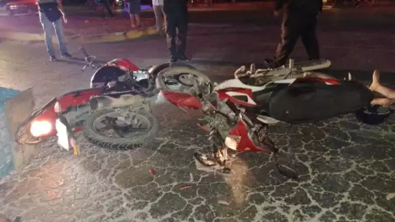Choque de motocicletas en Escárcega, Campeche Choque de motocicletas en Escárcega, Campeche