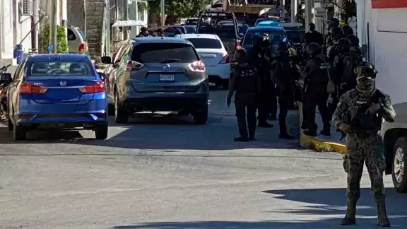 Alrededor de las 15:00 se llevó a cabo el operativo conjunto para enfrentar a presuntos narcomenudistas Alrededor de las 15:00 se llevó a cabo el operativo conjunto para enfrentar a presuntos narcomenudistas