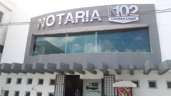 Pese a saber que los documentos eran falsos, el  notario Israel Canto, continúo con la fe notarial y por ello se le dencunció