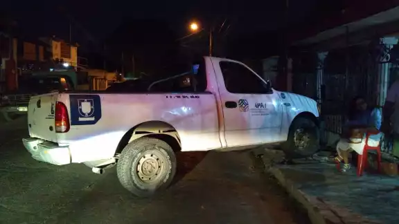 La camioneta se estrelló contra la reja de un predio La camioneta se estrelló contra la reja de un predio