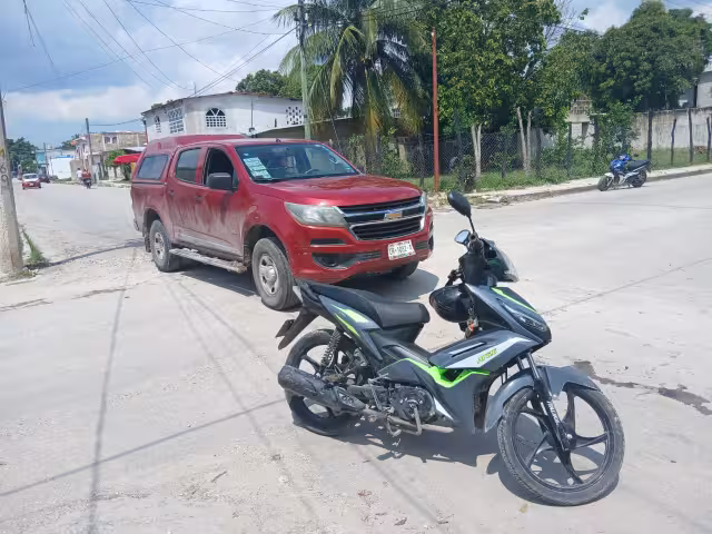 Tres personas lesionadas, entre ellas un menor de un año, en accidente en Escárcega.