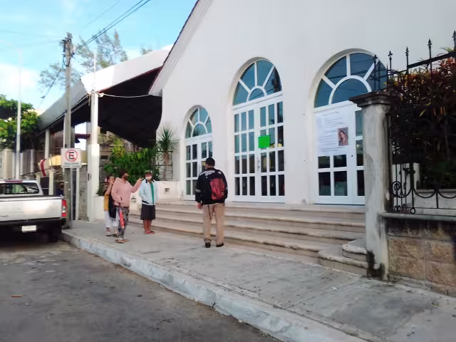 Así se vio el exterior de la Iglesia de Guadalupe en Playa del Carmen. Foto: Fernando Morcillo