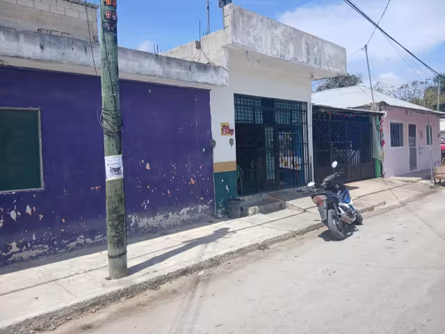Ladrones robaron motocicleta estacionada afuera de una vivienda en Escárcega.