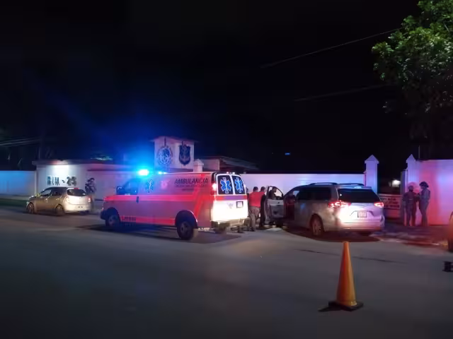 La víctima fue atendida por paramédicos de Chetumal debido a la herida de bala que presentó