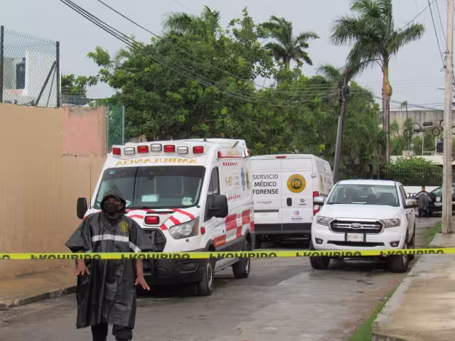 Testigos señalaron que el derrumbe pudo haber sido por la antigüedad de la casa