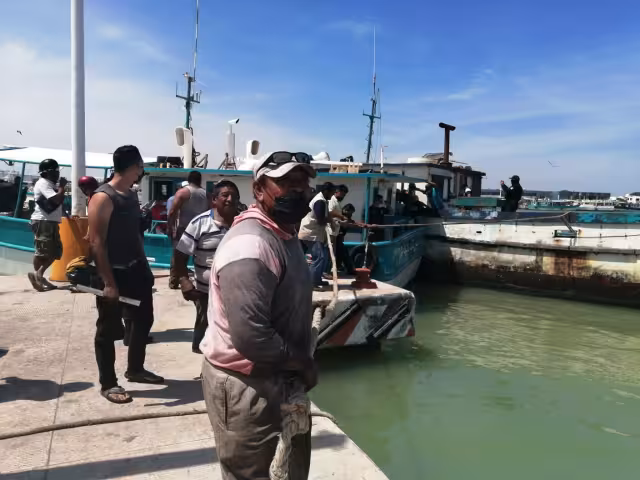 El barco pertenece a la flota de la empresa "Pulmeros"