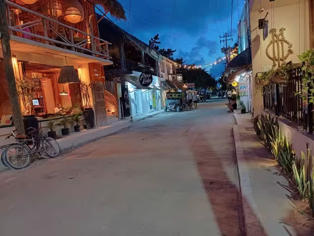 El efecto de los altos costos en los restaurantes de la isla se refleja en los precios de los platillos.