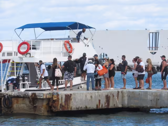 Los turistas acudieron para realizar tours acuáticos en embarcaciones menores en Cozumel