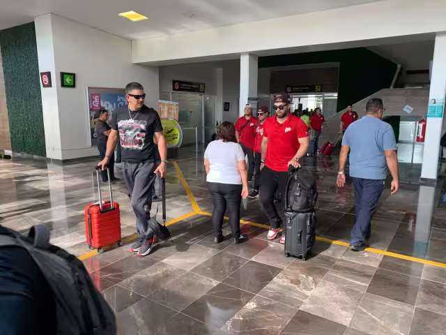 Los Diablos Rojos del México llegaron a Campeche para disputar los juegos 3, 4 y 5 contra los Piratas de Campeche en la Serie de Campeonato de la Zona Sur de la LMB.