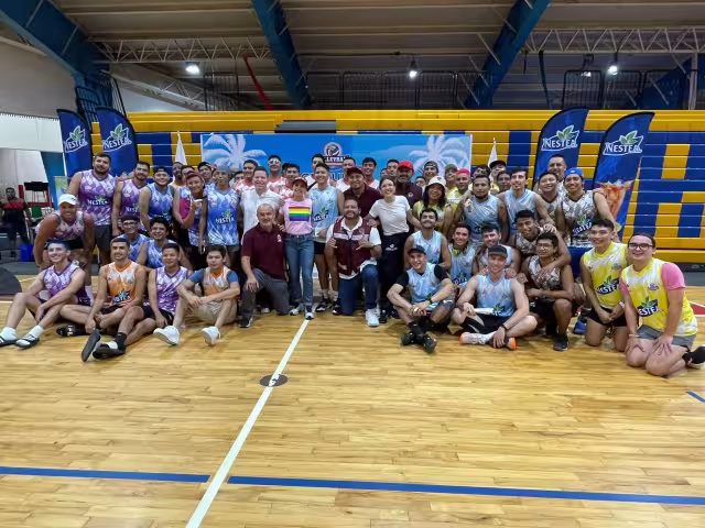 En el Primer Circuito LGTBQ+ de Voleibol en Cancún se tiene la participación de equipos del país