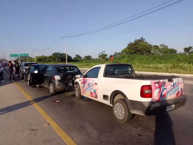 Al lugar llegaron elementos de la Policía, así como aseguradoras