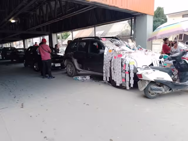 La conductora intentaba estacionarse cuando causó el accidente