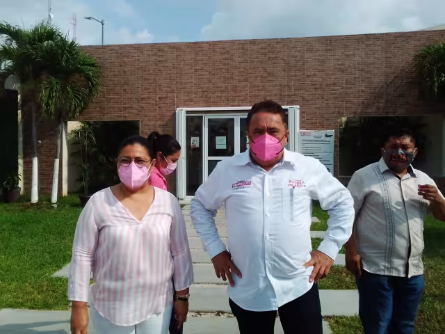 Esto porque la primera regidora Neri Deyanira Martínez Martínez, también se sumó a Fuerza por México