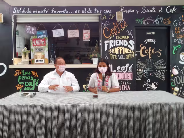 En rueda de prensa dio a conocer su decisión