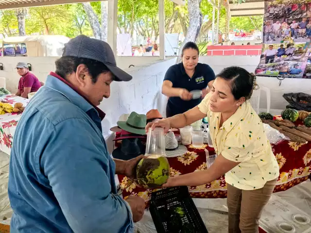 Productores locales fortalecen economía circular con venta directa en Carmen