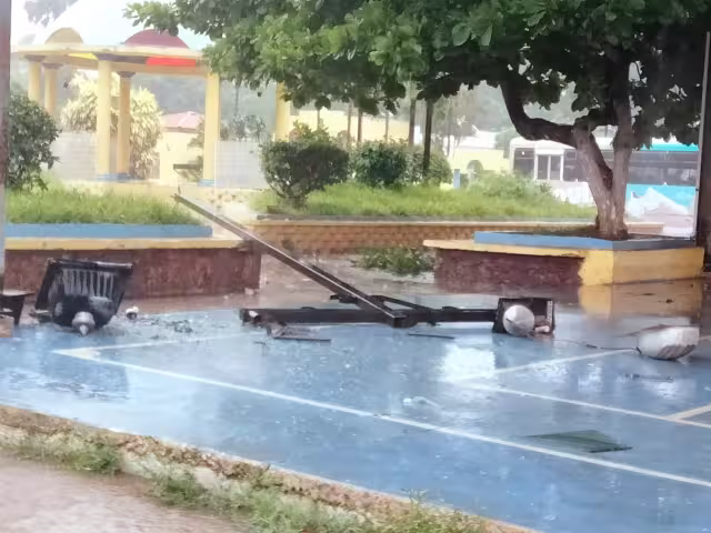 Algunos de estos municipios se quedaron sin servicio de energía eléctrica por más de dos horas