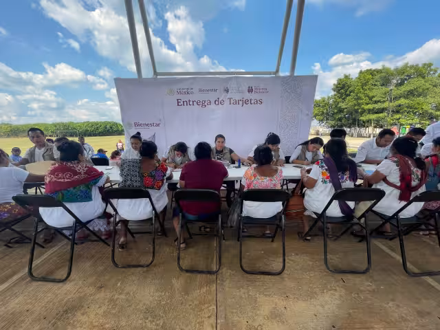 Este jueves comenzó la entrega de las tarjetas del programa "Pensión Mujeres Bienestar" en los municipios de Calkiní y Hopelchén
