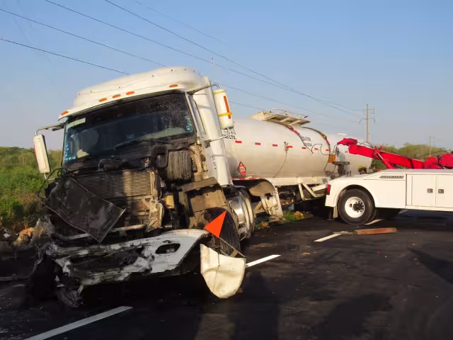 Por más de 8 horas permaneció cerrada la circulación en el tramo carretero Sucilá-Buctzotz a la altura del kilómetro 112+700