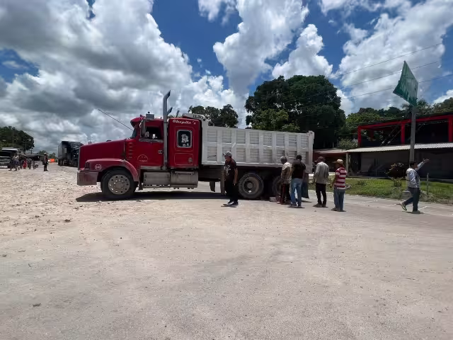 El chofer de la unidad escapó, luego de ver lo ocurrido