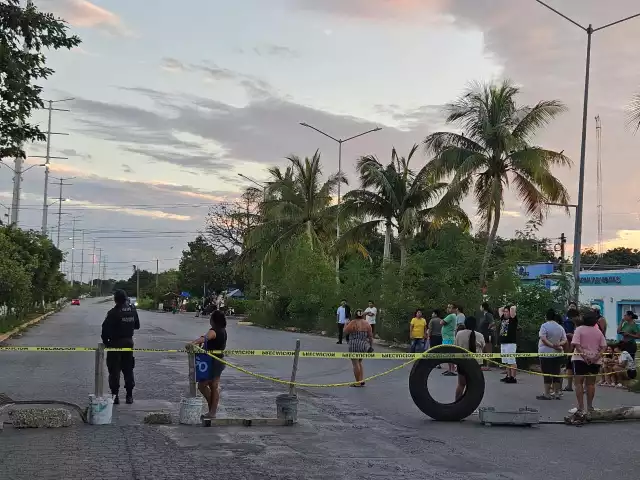 Habitantes del fraccionamiento Arcos Paraíso tomaron la decisión de bloquear.
